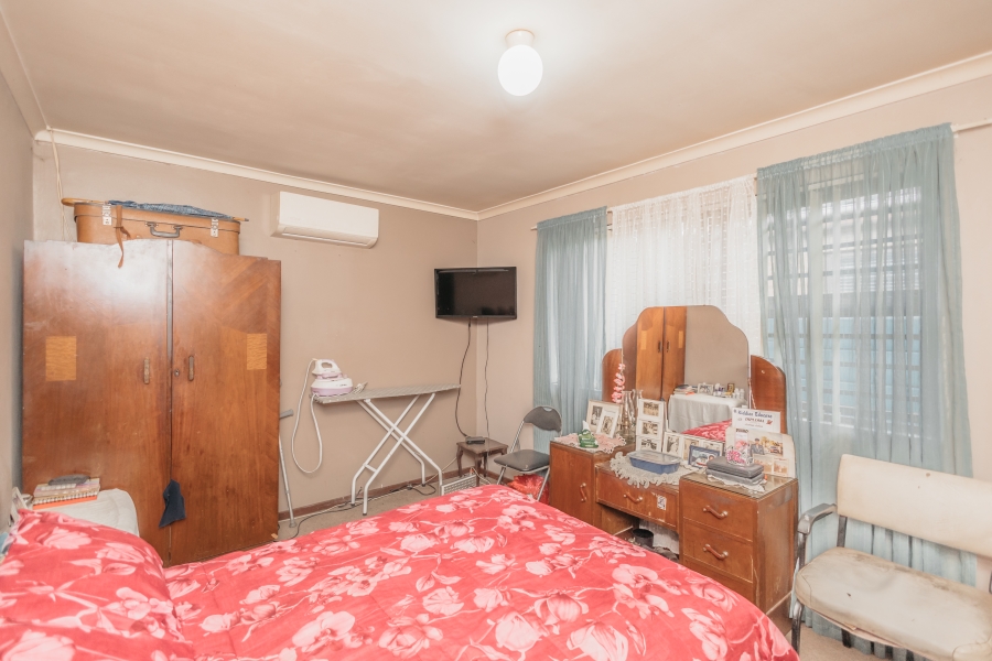 4 Bedroom Property for Sale in Joubert Park Western Cape